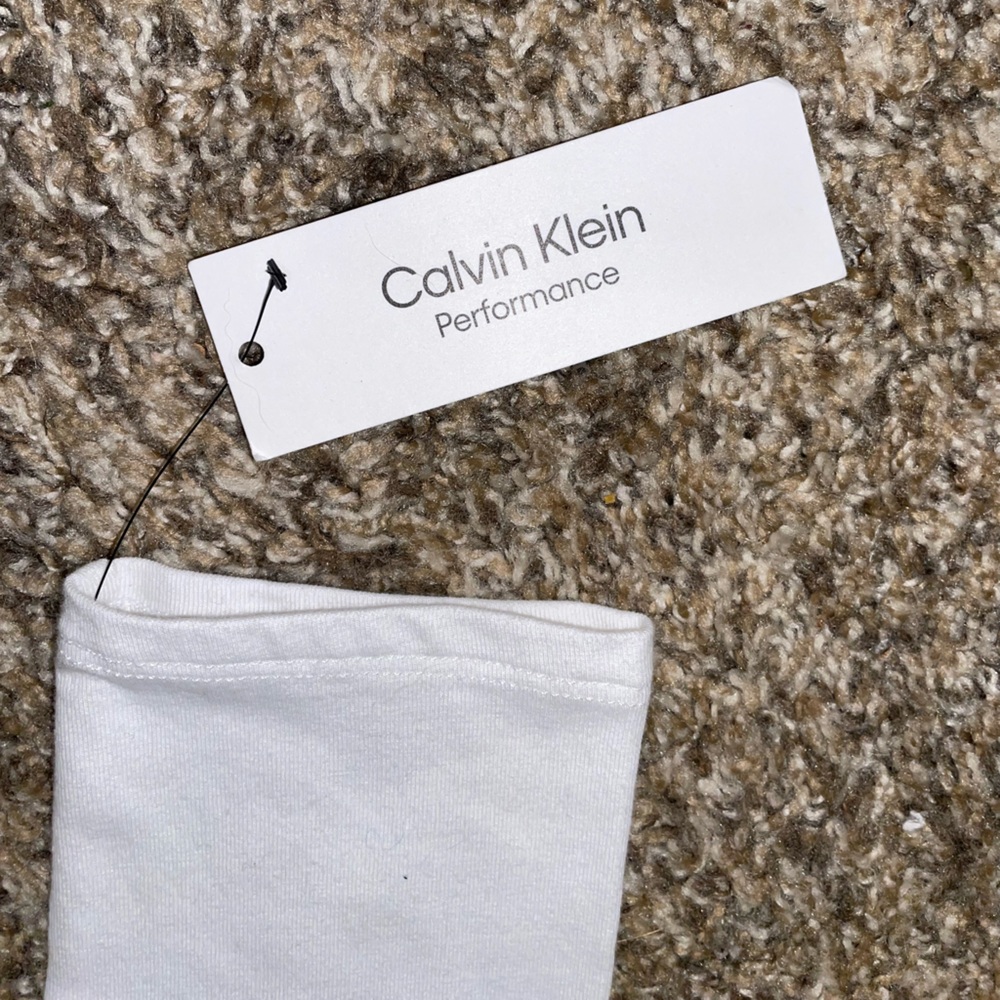 NWT-Calvin Klein cropped long sleeve - Picture 3 of 5